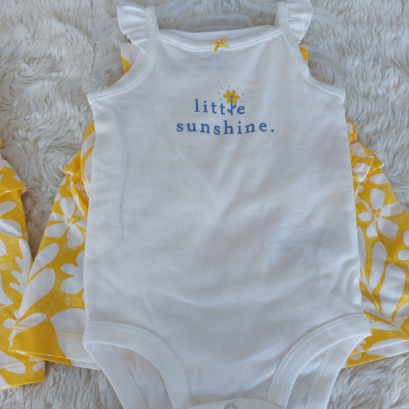 New. Carter's 3-Piece Floral Little Short Set - Picture 6 of 8